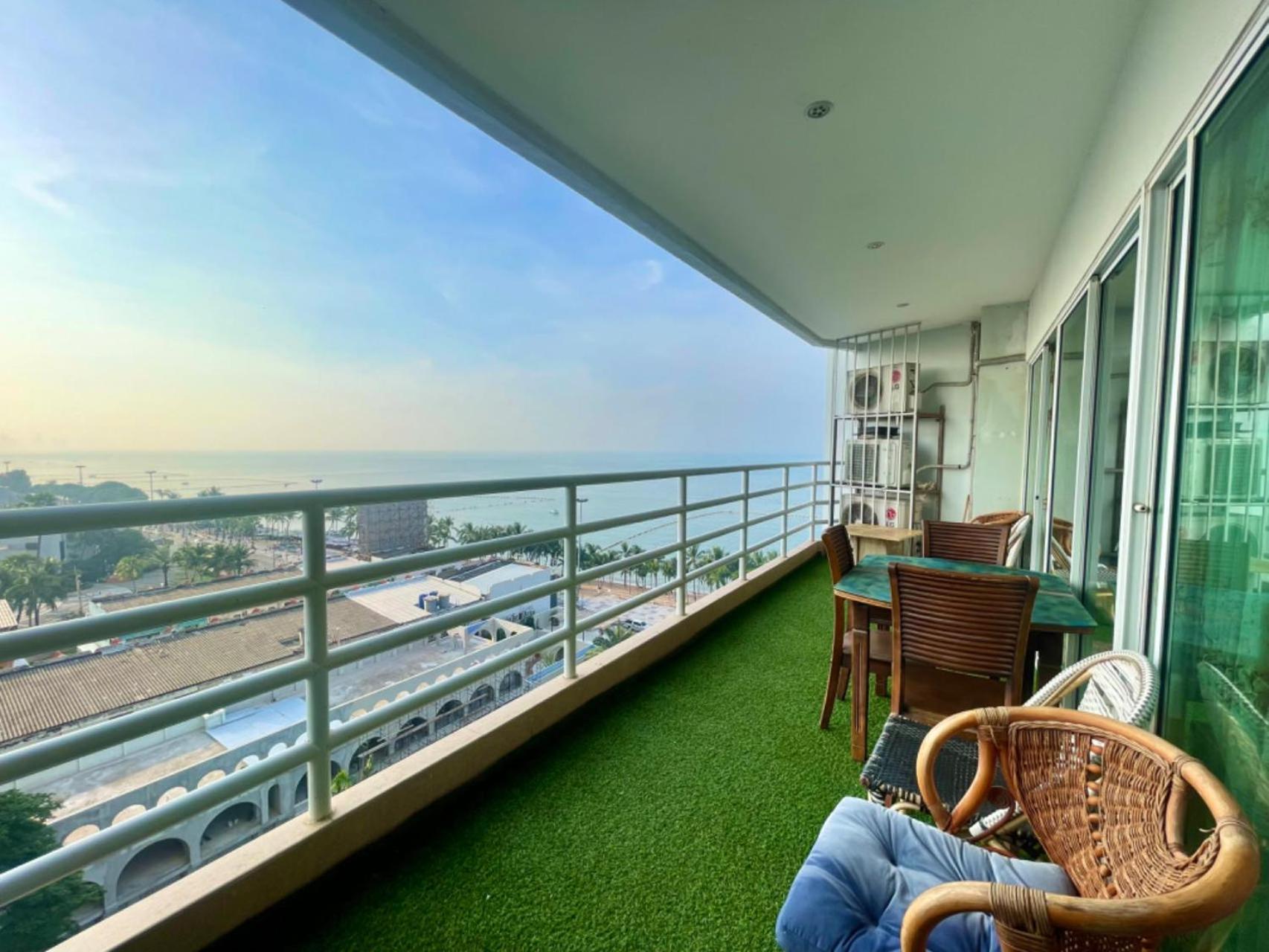 Beautiful Sea View Beach Front Condo Pattaya Ngoại thất bức ảnh
