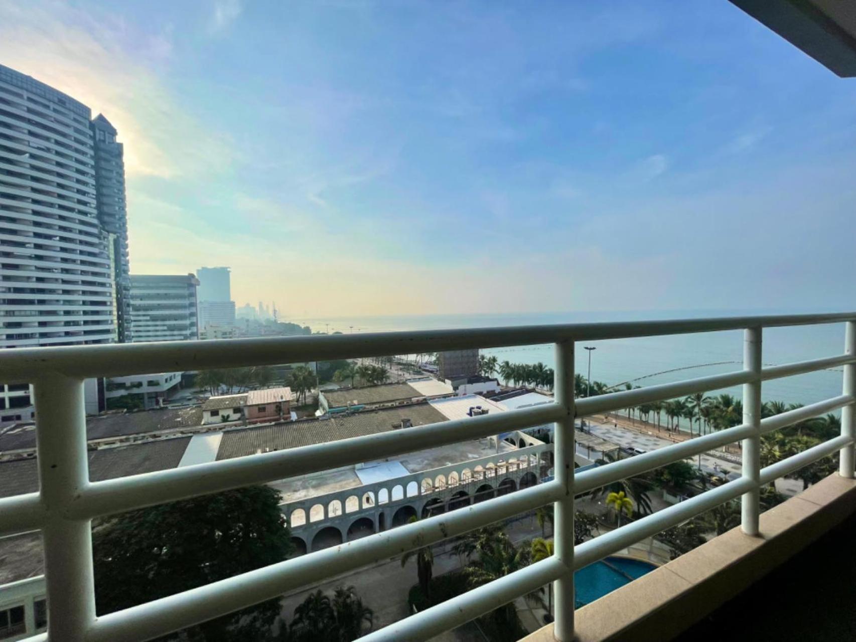 Beautiful Sea View Beach Front Condo Pattaya Ngoại thất bức ảnh