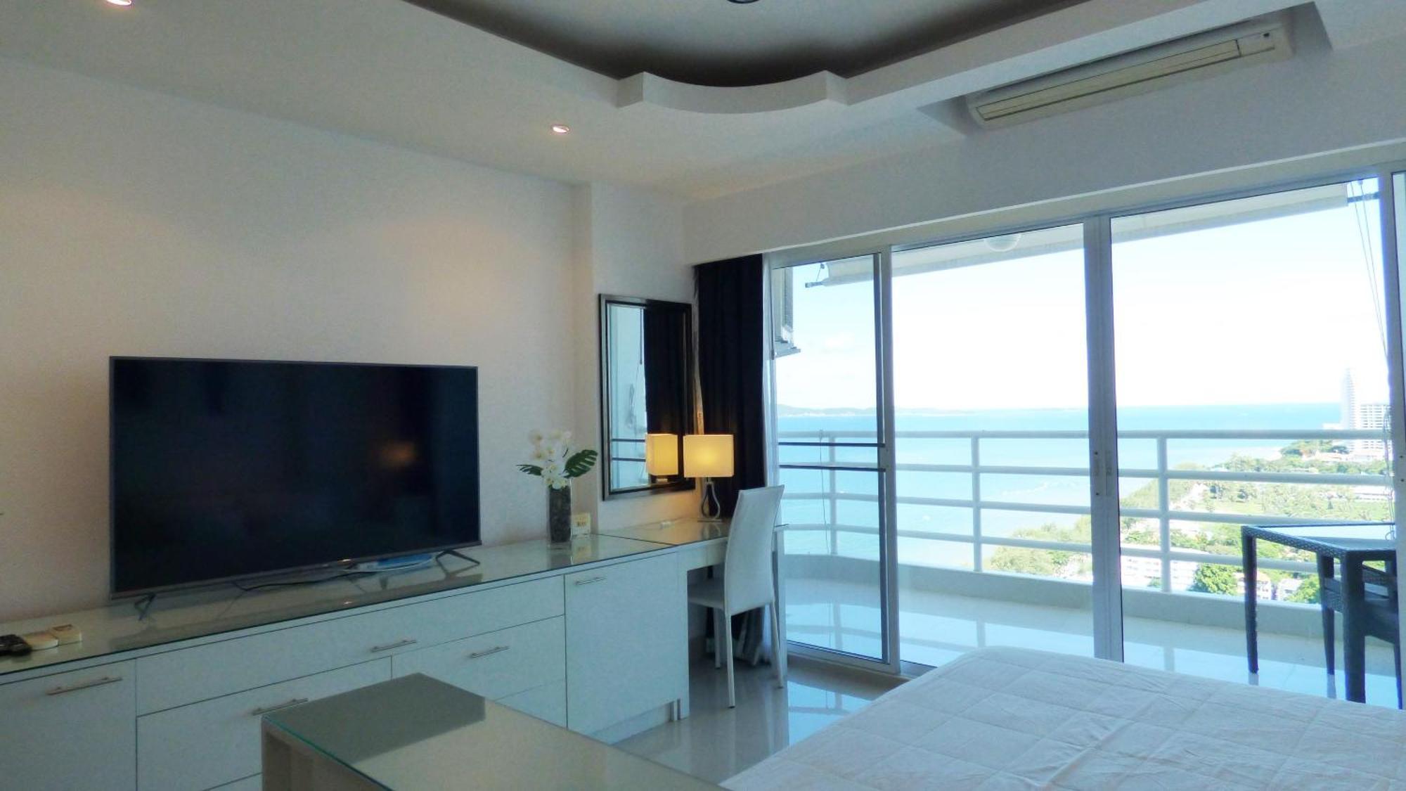 Beautiful Sea View Beach Front Condo Pattaya Ngoại thất bức ảnh